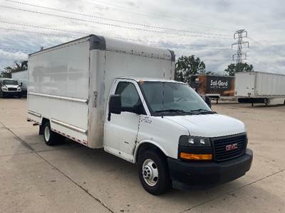 GMC G33903 Box Truck - 401HP, 6 Speed Automatic, Roll up Door