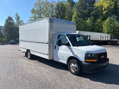 GMC G33903 Box Truck - 401HP, 6 Speed Automatic, Roll up Door