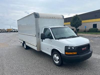 GMC G33903 Box Truck - 401HP, 6 Speed Automatic, Roll up Door