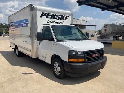 GMC G33903 Box Truck - 401HP, 6 Speed Automatic, Roll up Door