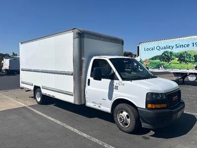 GMC G33903 Box Truck - 401HP, 6 Speed Automatic, Roll up Door