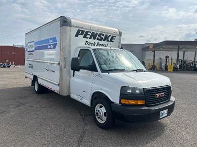 GMC G33903 Box Truck - 401HP, 6 Speed Automatic, Roll up Door