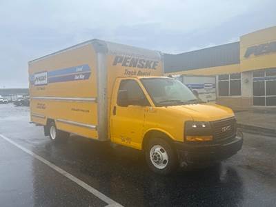 GMC G33903 Box Truck - 401HP, 6 Speed Automatic, Roll up Door