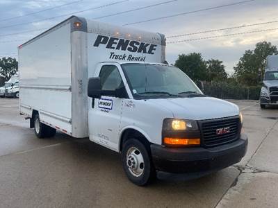 GMC G33903 Box Truck - 401HP, 6 Speed Automatic, Roll up Door
