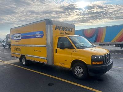 GMC G33903 Box Truck - 401HP, 6 Speed Automatic, Roll up Door