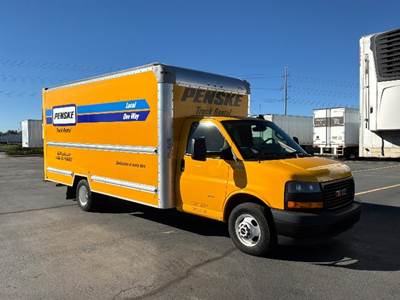 GMC G33903 Box Truck - 401HP, 6 Speed Automatic, Roll up Door