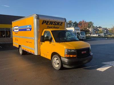 GMC G33903 Box Truck - 401HP, 6 Speed Automatic, Roll up Door