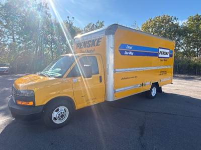 GMC G33903 Box Truck - 401HP, 6 Speed Automatic, Roll up Door