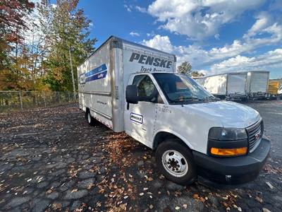 GMC G33903 Box Truck - 401HP, 6 Speed Automatic, Roll up Door
