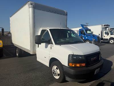 GMC G33903 Box Truck - 401HP, 6 Speed Automatic, Roll up Door