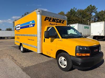 GMC G33903 Box Truck - 401HP, 6 Speed Automatic, Roll up Door