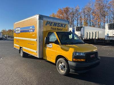 GMC G33903 Box Truck - 401HP, 6 Speed Automatic, Roll up Door