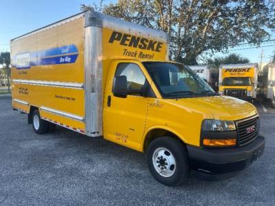 GMC G33903 Box Truck - 401HP, 6 Speed Automatic, Roll up Door
