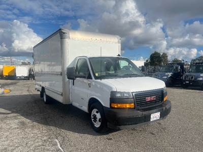 GMC G33903 Box Truck - 401HP, 6 Speed Automatic, Roll up Door