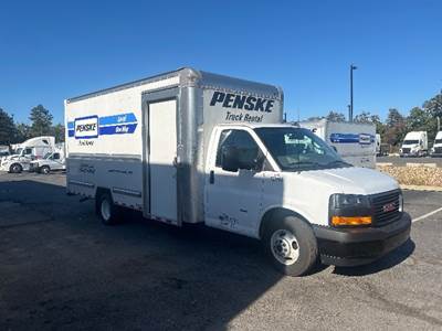 GMC G33903 Box Truck - 401HP, 6 Speed Automatic, Roll up Door