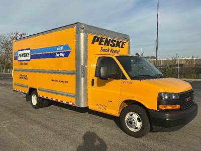 GMC G33903 Box Truck - 401HP, 6 Speed Automatic, Roll up Door