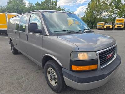 GMC Savana Box Truck - 373HP, 4 Speed Automatic, Swing Door