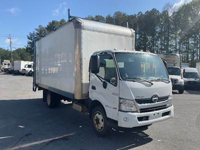 Hino 195 18 ft Box Truck - 210HP, 6 Speed Automatic, Roll up Door