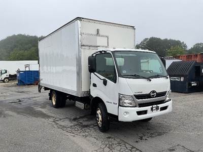 Hino 195 16 ft Box Truck - 210HP, 6 Speed Automatic, Roll up Door