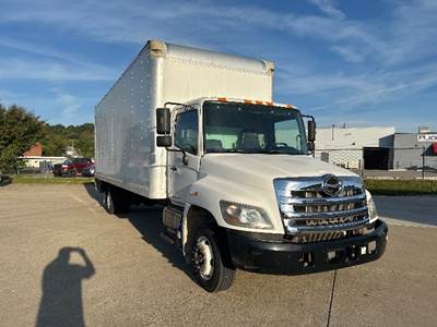 Hino 258LP 26 ft Box Truck - 230HP, 6 Speed Automatic, Roll up Door