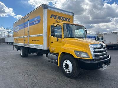 Hino 268 26 ft Box Truck - 230HP, 6 Speed Automatic, Roll up Door