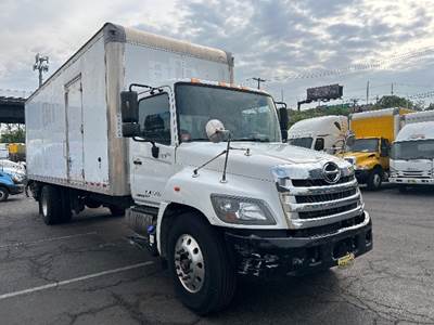 Hino 268 26 ft Box Truck - 230HP, 6 Speed Automatic, Roll up Door