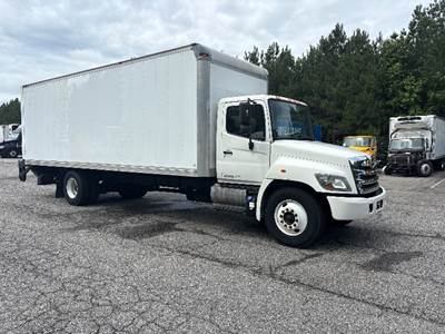 Hino 268 26 ft Box Truck - 220HP, 6 Speed Automatic, Roll up Door