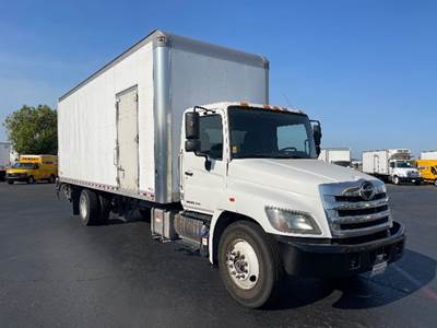 Hino 268 26 ft Box Truck - 230HP, 6 Speed Automatic, Roll up Door
