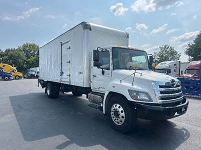Hino 268 26 ft Box Truck - 230HP, 6 Speed Automatic, Roll up Door