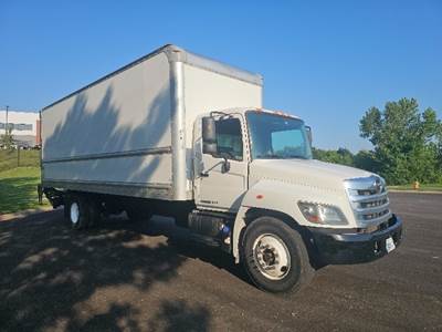 Hino 268 26 ft Box Truck - 230HP, 6 Speed Automatic, Roll up Door
