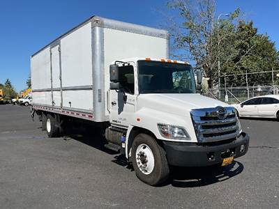 Hino 268 26 ft Box Truck - 230HP, 6 Speed Automatic, Roll up Door