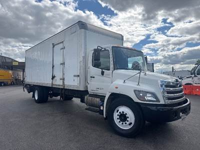 Hino 268 26 ft Box Truck - 230HP, 6 Speed Automatic, Roll up Door