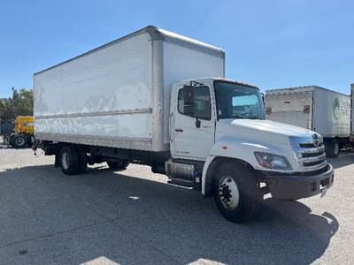 Hino 268 26 ft Box Truck - 230HP, 6 Speed Automatic, Roll up Door