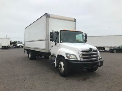 Hino 268 26 ft Box Truck - 230HP, 6 Speed Automatic, Roll up Door