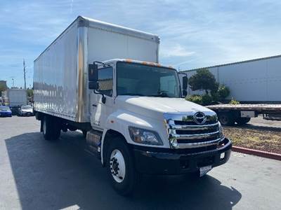 Hino 268 26 ft Box Truck - 230HP, 6 Speed Automatic, Roll up Door