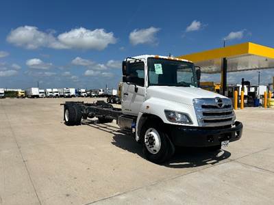Hino 268 26 ft Box Truck - 230HP, 6 Speed Automatic, Roll up Door