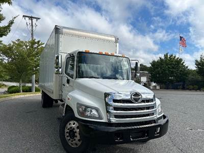 Hino 338 26 ft Box Truck - 260HP, 6 Speed Automatic, Roll up Door