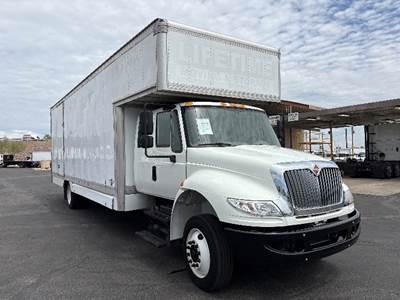 International 4300 26 ft Box Truck - 240HP, 7 Speed Automatic, Swing Door