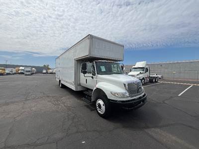 International 4300 26 ft Box Truck - 240HP, 7 Speed Automatic, Swing Door