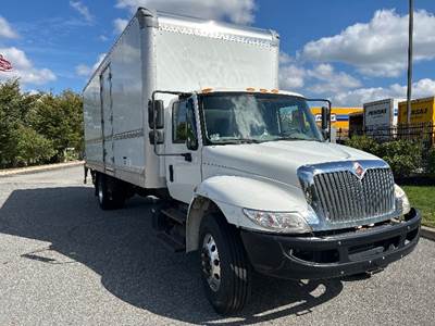International 4300 Box Truck - 220HP, 7 Speed Automatic, Roll up Door