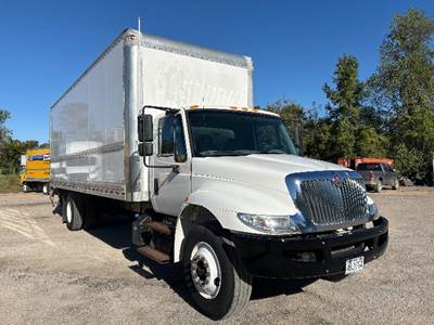 International 4300 Box Truck - 220HP, 7 Speed Automatic, Roll up Door