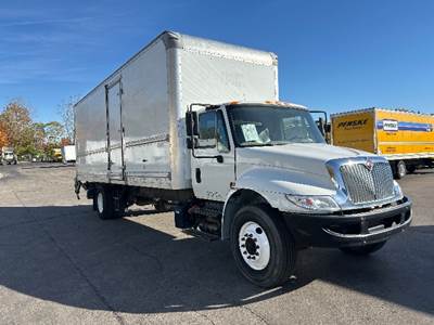 International 4300 Box Truck - 220HP, 7 Speed Automatic, Roll up Door