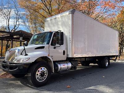 International 4300 Box Truck - 220HP, 6 Speed Automatic, Roll up Door