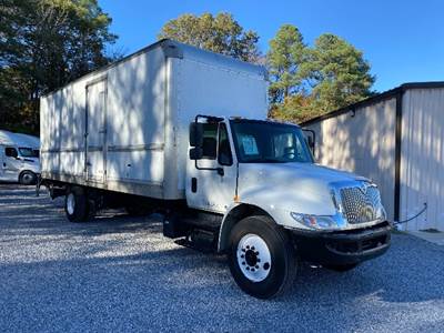 International 4300 Box Truck - 220HP, 7 Speed Automatic, Roll up Door
