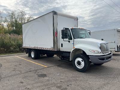 International 4300 Box Truck - 240HP, 7 Speed Automatic