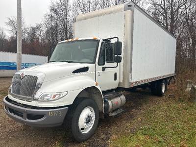 International 4300 Box Truck - 240HP, 7 Speed Automatic, Roll up Door