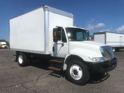 International 4300 16 ft Box Truck - 240HP, 7 Speed Automatic, Roll up Door