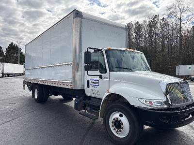International 4300 Box Truck - 220HP, 7 Speed Automatic, Roll up Door