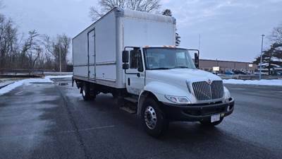 International 4300 Box Truck - 220HP, 7 Speed Automatic, Roll up Door