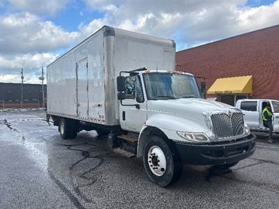 International 4300 Box Truck - 220HP, 7 Speed Automatic, Roll up Door